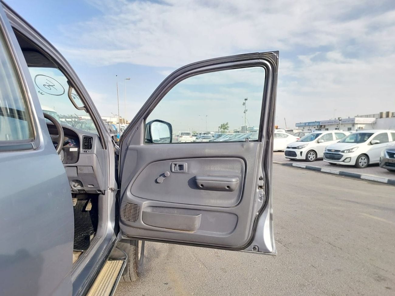 تويوتا هيلوكس (RAMADAN OFFER) TOYOTA HILUX PICKUP RHD 1999 MODEL 3.0 L DIESEL MANUAL(PM18236)