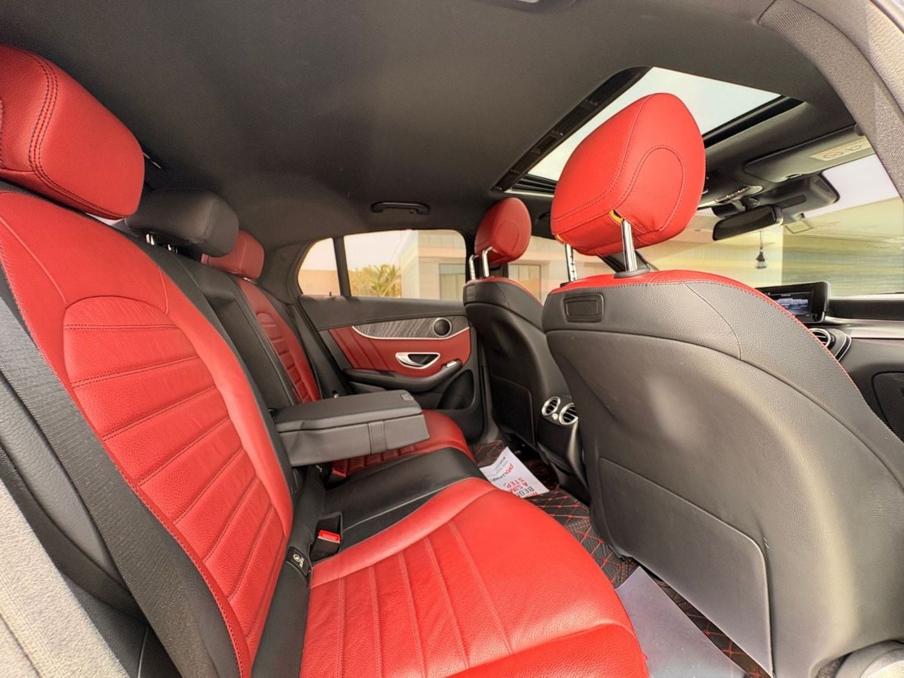 Mercedes-Benz GLC Coupe 250 AED 2,420 P.M | 0% DOWN PAYMENT | MERCEDES-BENZ GLC 250 COUPE | 2.5L 4WD | 2018 | FULL SERVICE HISTO