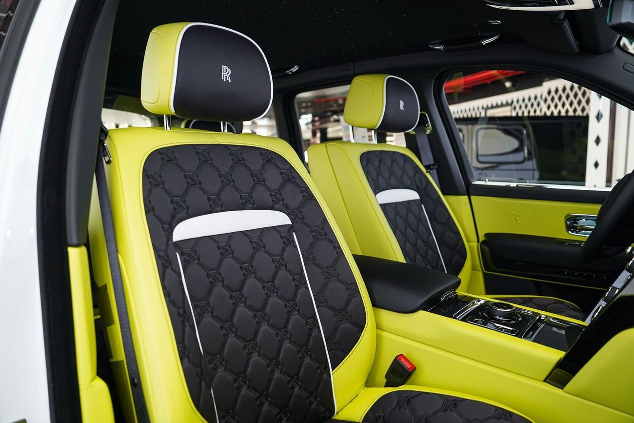 Rolls-Royce Cullinan BLACK BADGE DUALITY SEATS