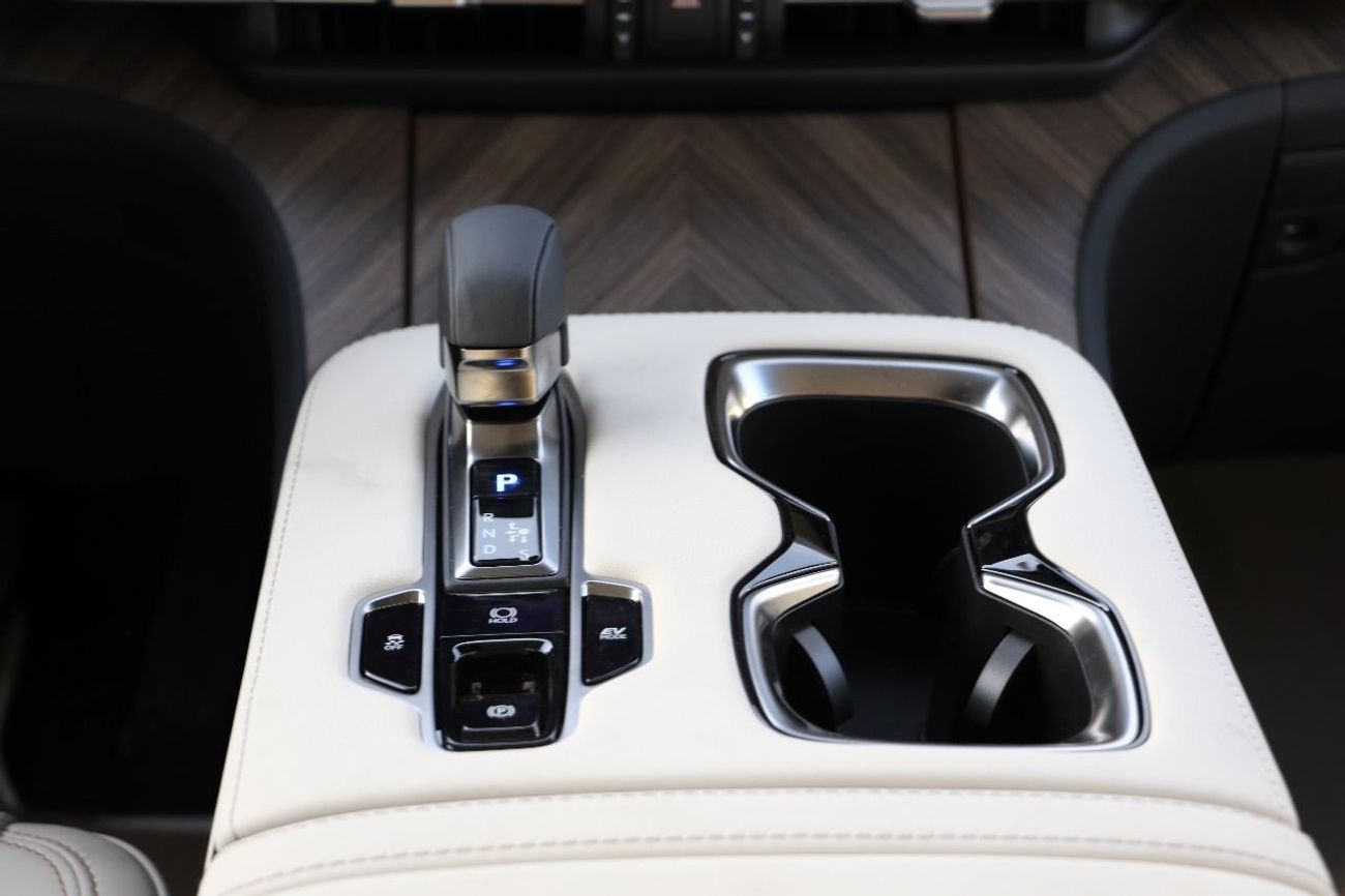 Lexus LM 350h 2024 Lexus LM350 Hybrid 7 seater