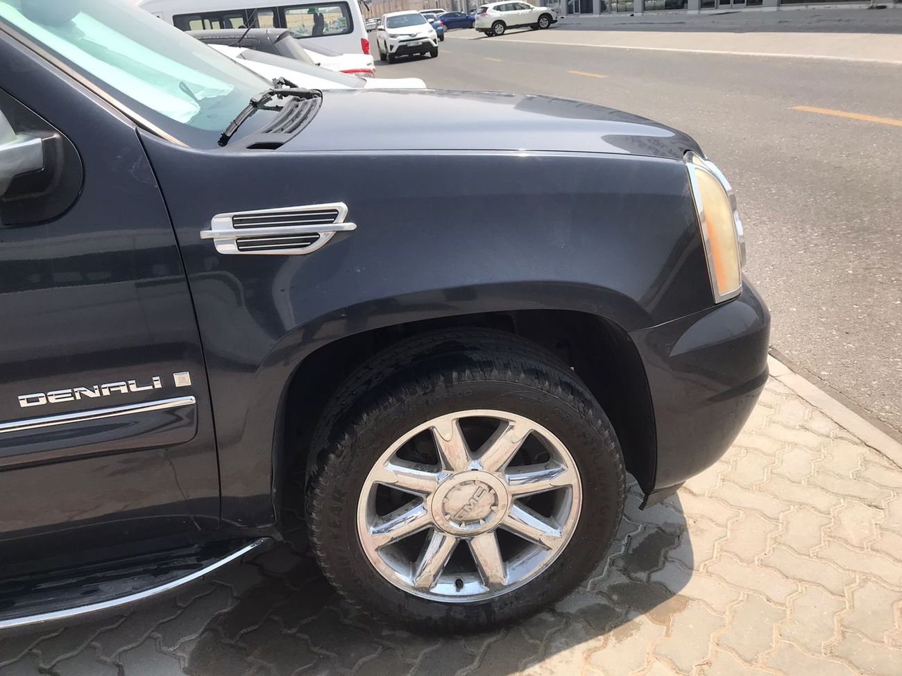 GMC Yukon GMC Yukon Denali