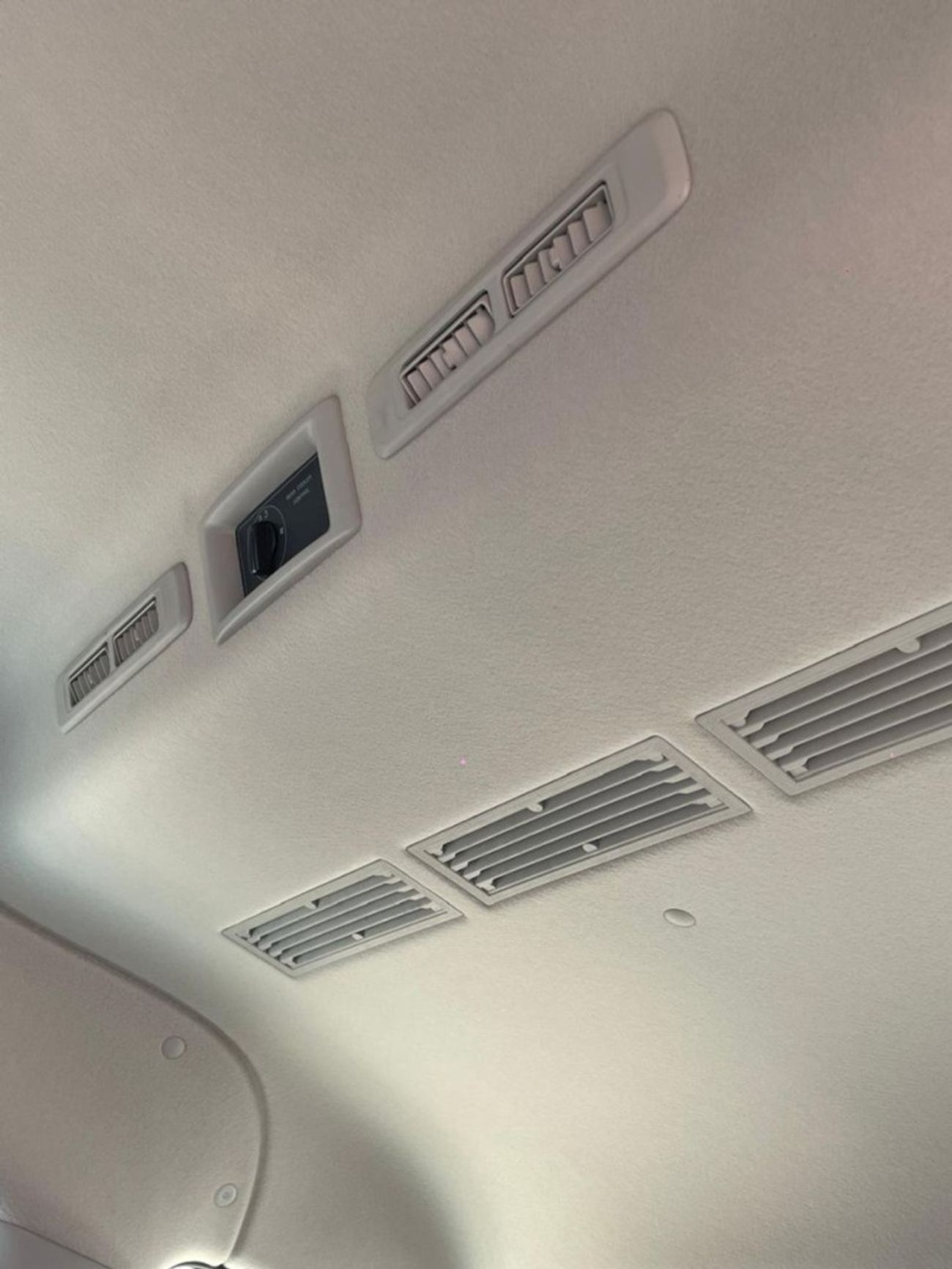 نيسان أورفان Nissan Urvan 2025 2.5L Diesel Best Price For Export!!!