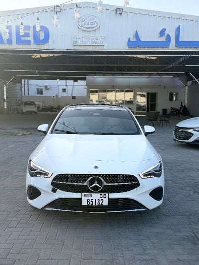 Mercedes-Benz CLA 250 للبيع Mercedes-Benz CLA 250 2025 فل أوبشن – صبغ وكالة الممشى: 1,000 كم فقط  فتحة سقف، جلد كهرباء، شا