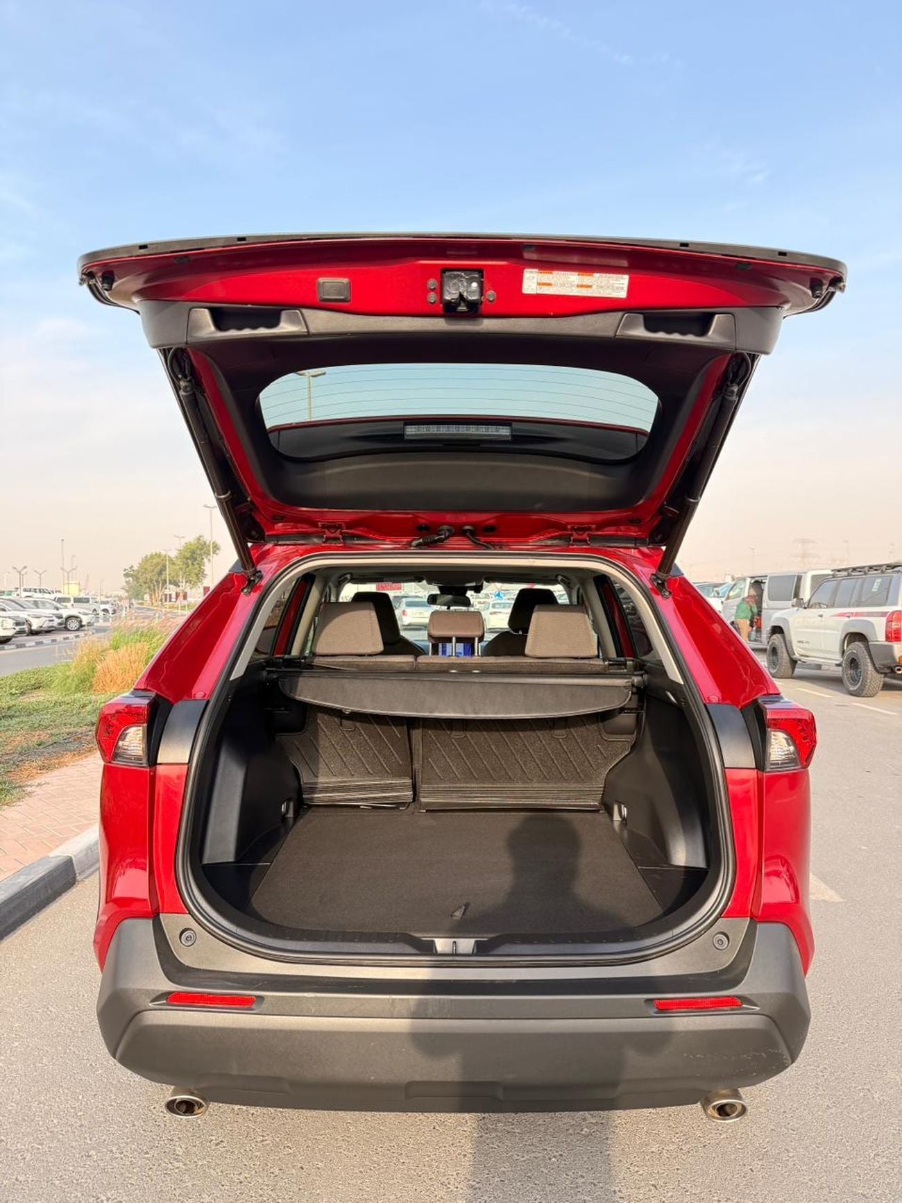 Toyota RAV4 XLE 2.5L AWD Full option 2023