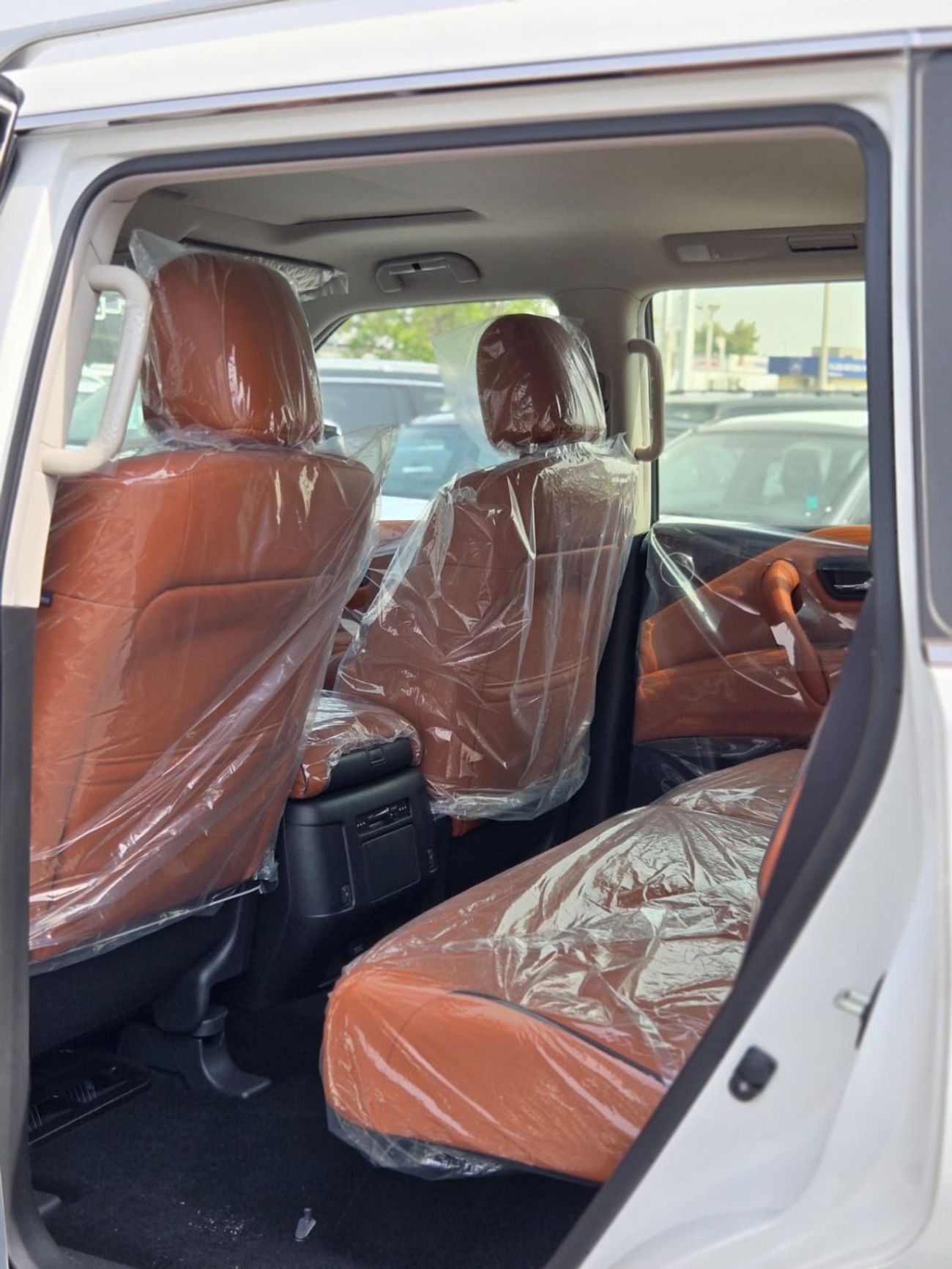 Nissan Patrol 4.0L V6 PLATINUM A/T 7 SEATER FULL OPTION