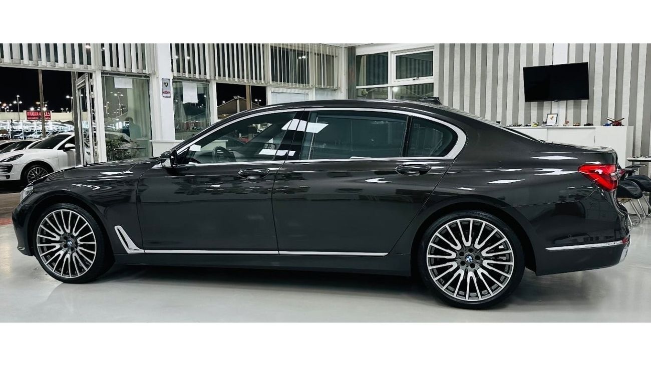 BMW 750Li Luxury Plus GCC .. FSH .. Top Range .. Perfect Condition .. V8 .
