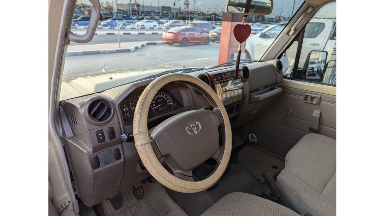تويوتا لاند كروزر بيك آب 2016 Toyota Land Cruiser Pick Up Std (J70), 2dr Single Cab Utility, 4L 6cyl Petrol, Manual, Four Whe