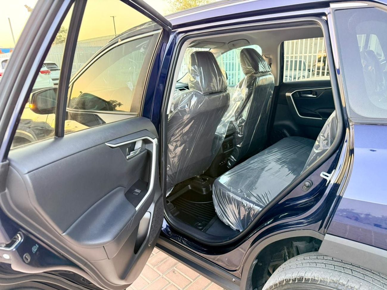 Toyota RAV4 2021 TOYOTA RAV4 XLE READY PUSH START Blue 2T3W1RFV2MW138879