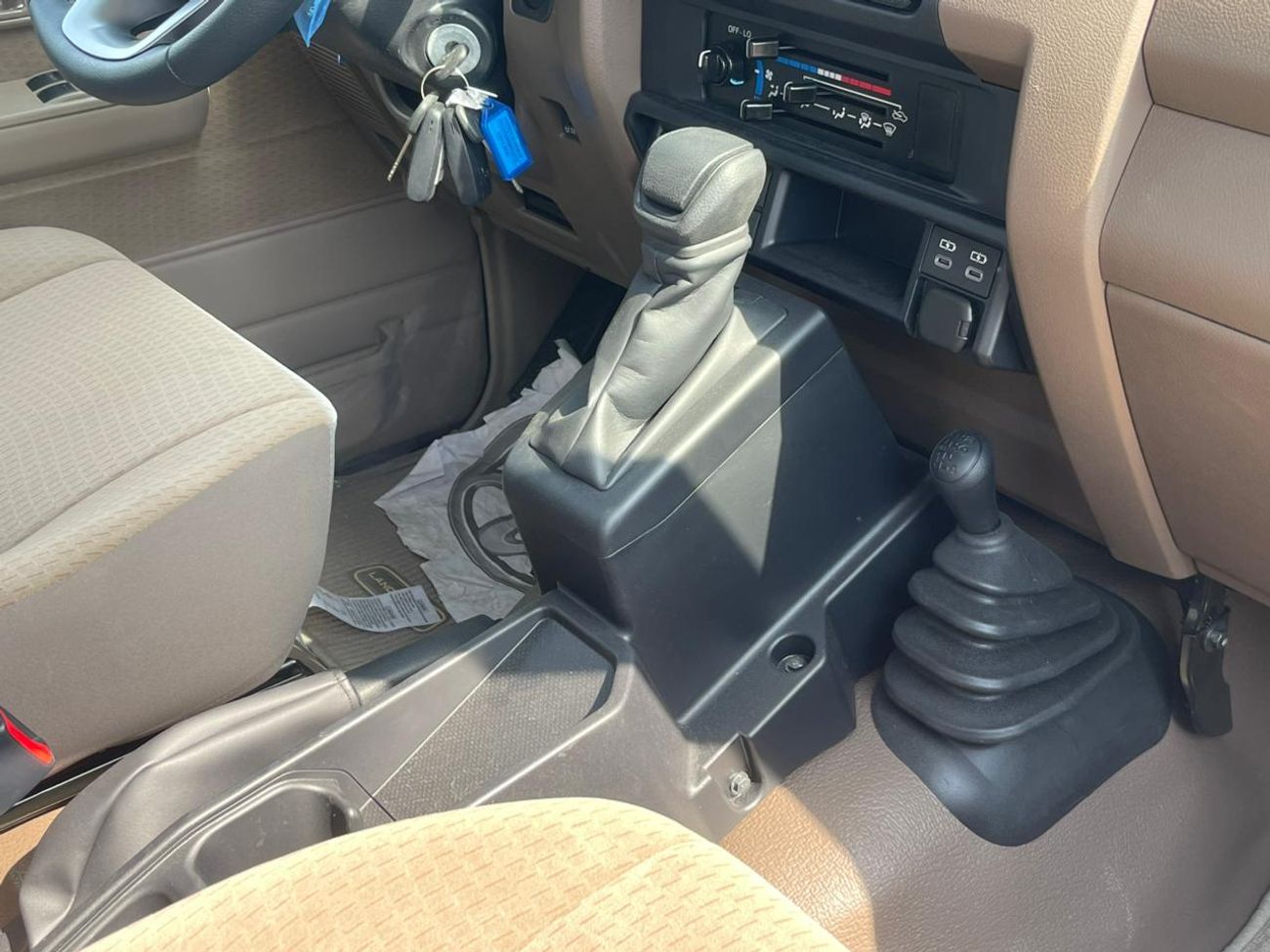 Toyota Land Cruiser Pick Up Toyota LAND CRUISER SC AT PETROL 4.0L DIFF 2025