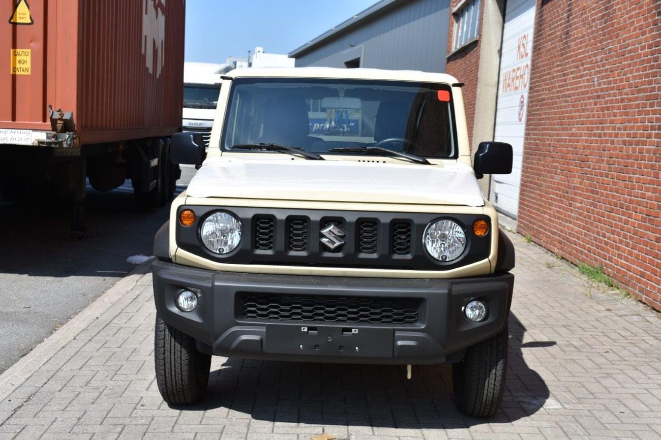 سوزوكي جيمني GL . 1.5L . 4 Cyl . 4-Speed Automatic . Petrol . 4WD . 5 Seats . 3 Door