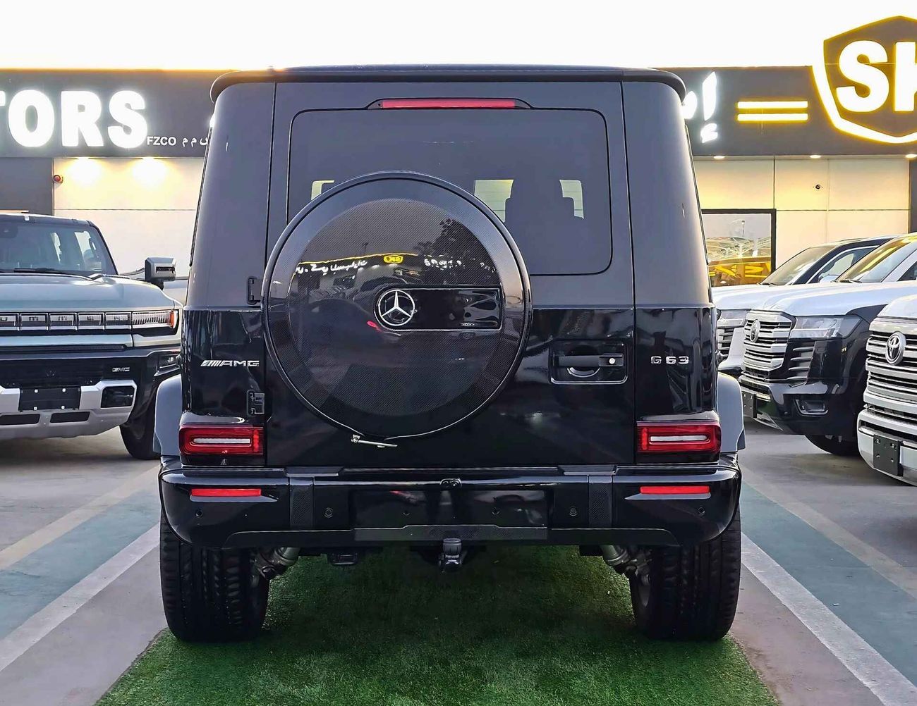 Mercedes-Benz G 63 AMG AIR SUSPENSION / 4.0L V8 / LEATHER SEATS / 4WD / DIGITAL DISPLAY (CODE#69059)