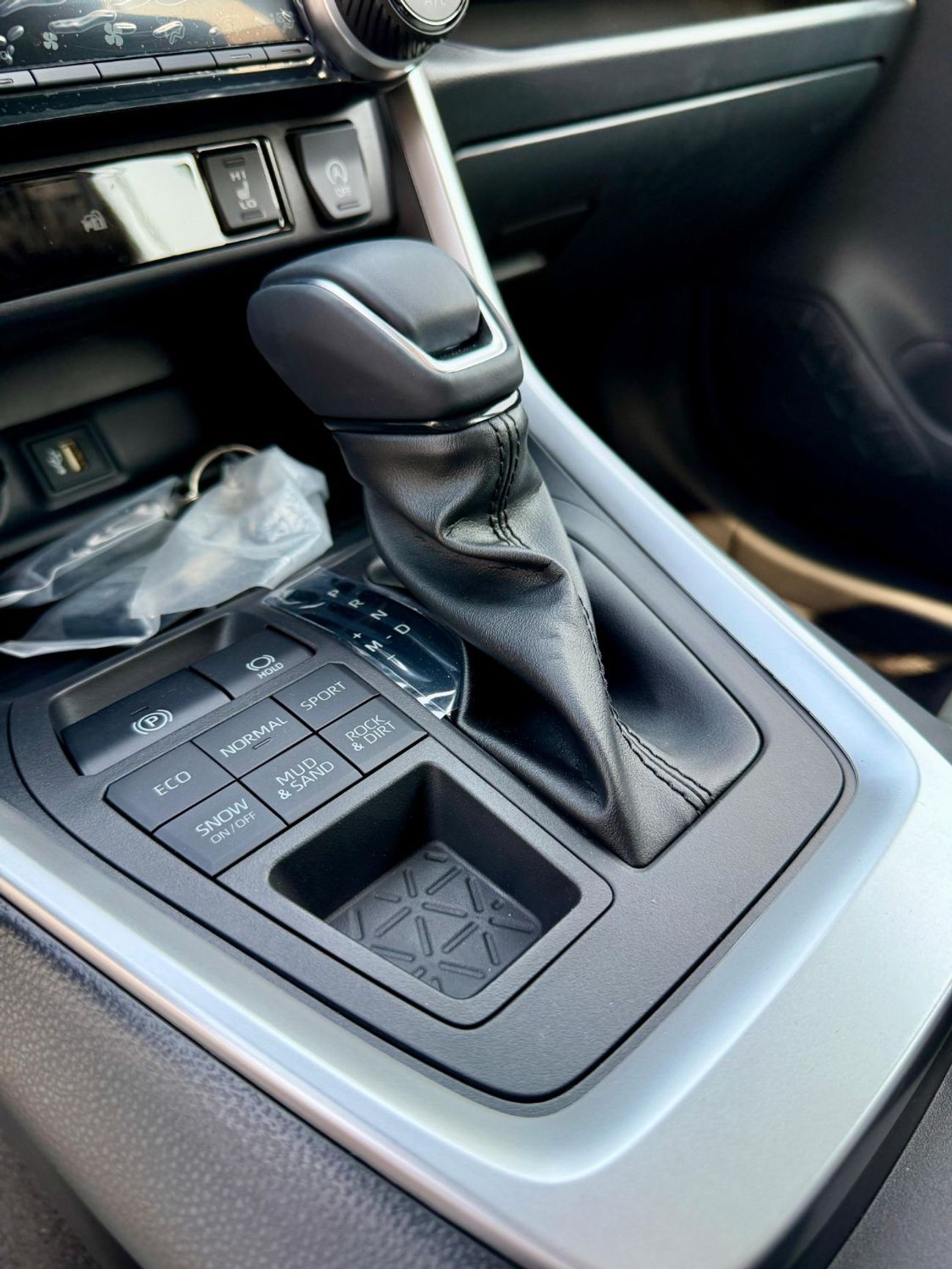 تويوتا راف ٤ Toyota RAV4 Toyota RAV4 2.0L Petrol FULL OPTION