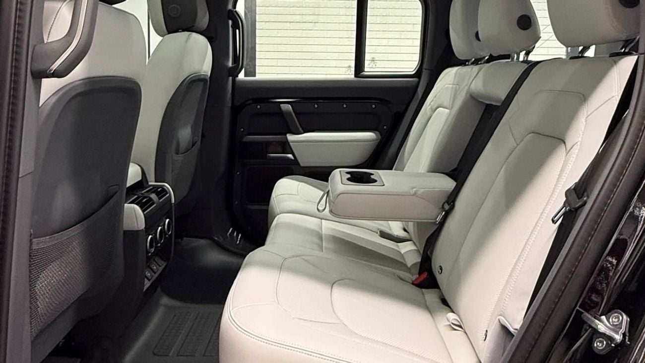 لاند روفر ديفندر 110 X-Dynamic HSE P400 3.0L