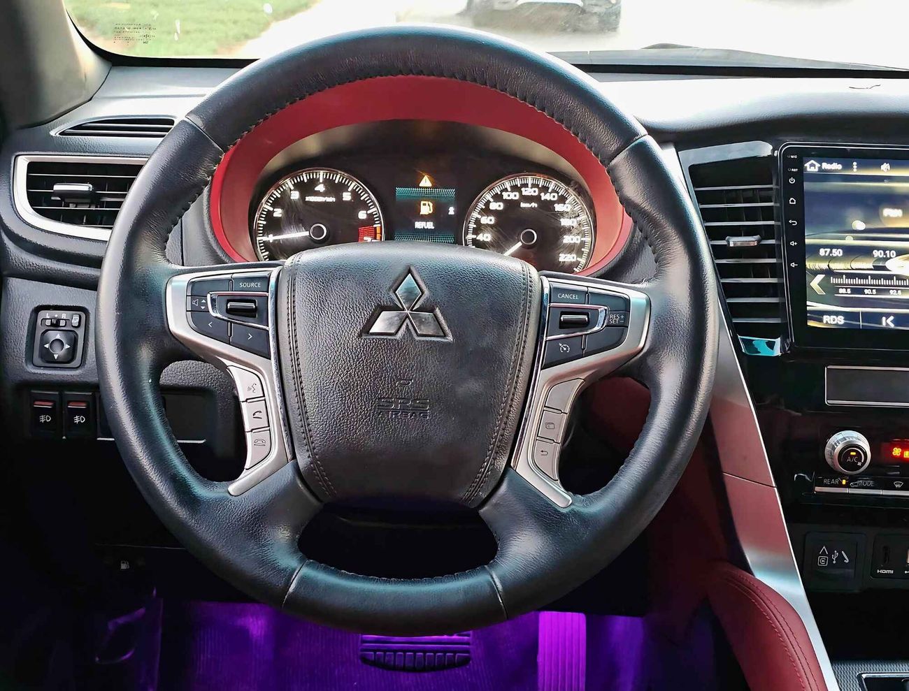 Mitsubishi Montero / SIGNATURE  EDITION/ FULL OPT/ CUSTOM  INTERIOR/ 1075 MONTHLY / LOT#11172