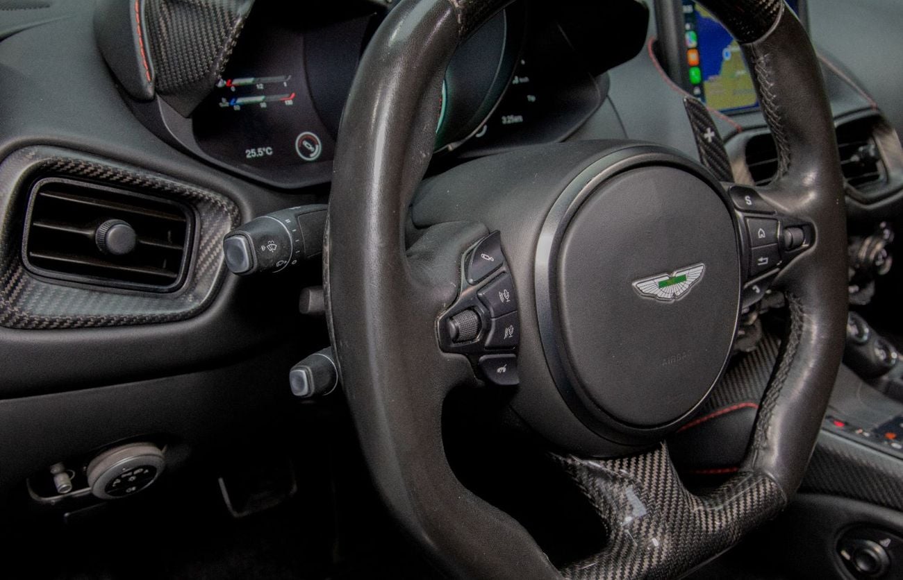 Aston Martin Vantage Standard V8