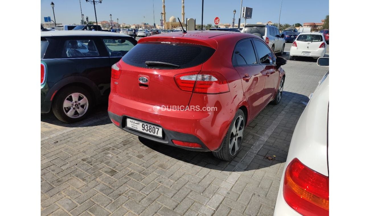 كيا ريو 2012 model Full options Gulf specs Leather interiors Sunroof