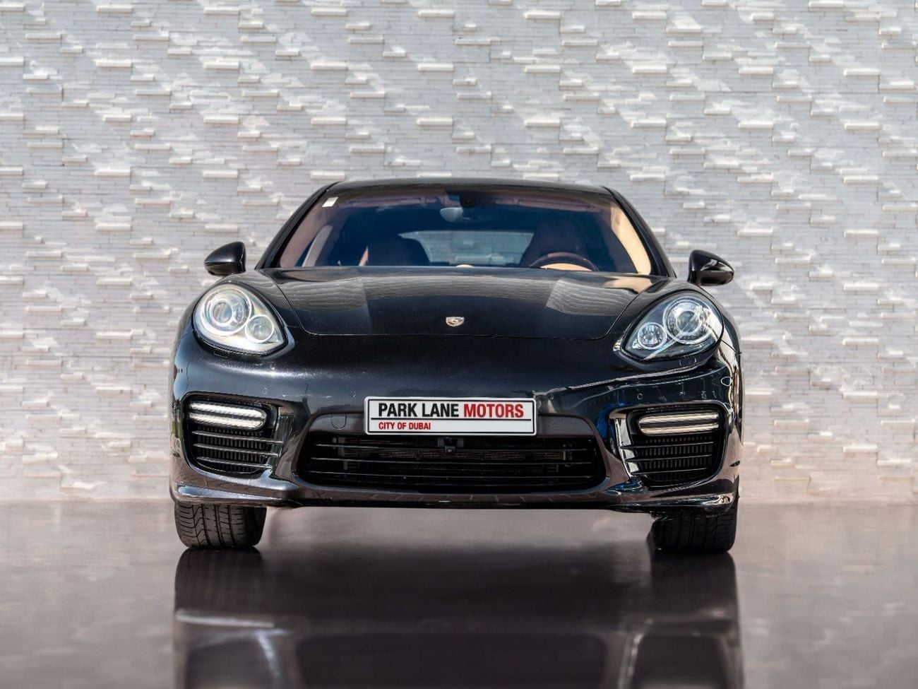 Porsche Panamera Turbo 4.8L (493 HP)