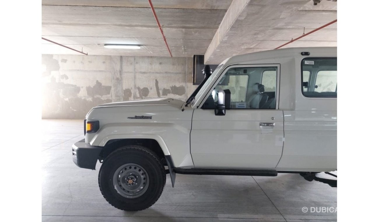 تويوتا لاند كروزر هارد توب LC78 4.2L DSL 4X4 M / T (3 أبواب)