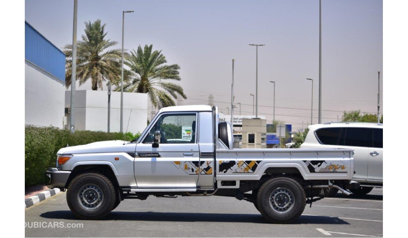 Toyota Land Cruiser Pick Up 79 Single Cabin V6 4.0L Petrol With Diff. Lock and Winch (Export only)