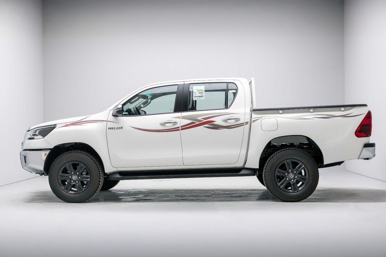 تويوتا هيلوكس Double Cab 2.7L - Manual - Super White Inside Red | Export Only