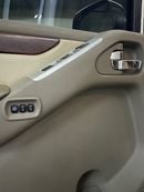 Nissan Pathfinder LE