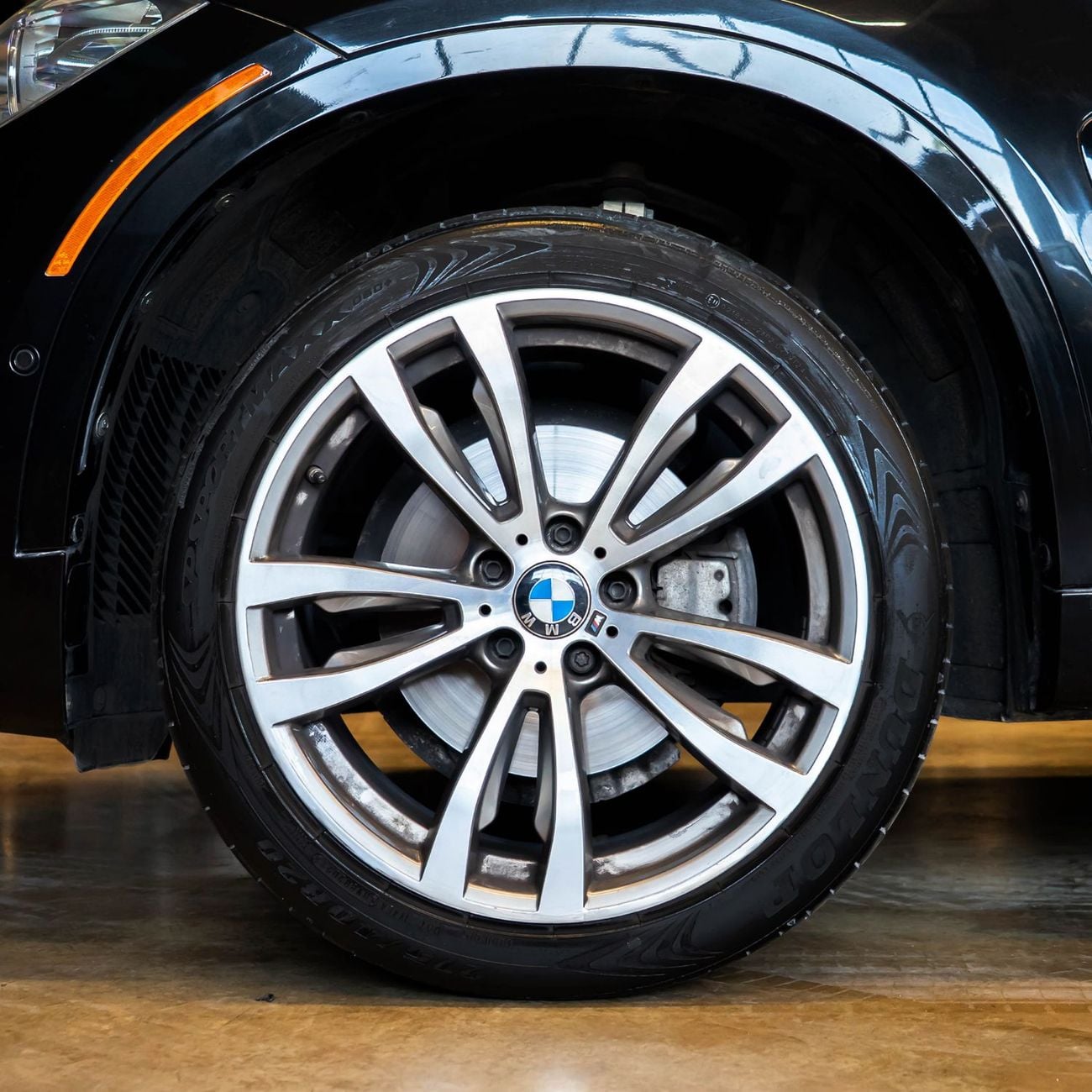 BMW X6 xDrive 35i 3.0L AED 1,632 P.M • 0% Downpayment • X6 xDrive35i M Sport • Clean Title • 1 Year Warrant