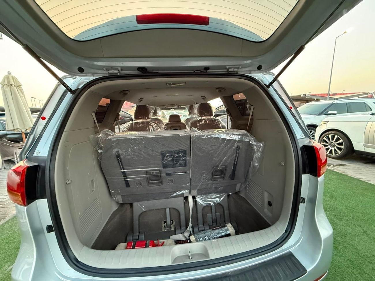 Kia Carnival LX 3.3 liter V6 engine with 276 horsepower, 6-speed