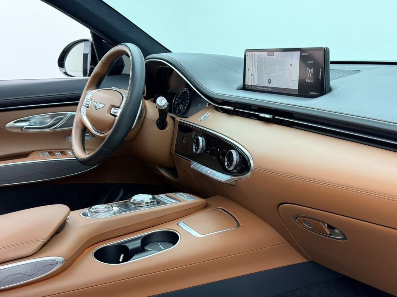Genesis GV70 PRESTIGE 2023 Genesis GV70 Platinum Sport, 1 Year Unlimited Kilometer Warranty, GCC Specs.