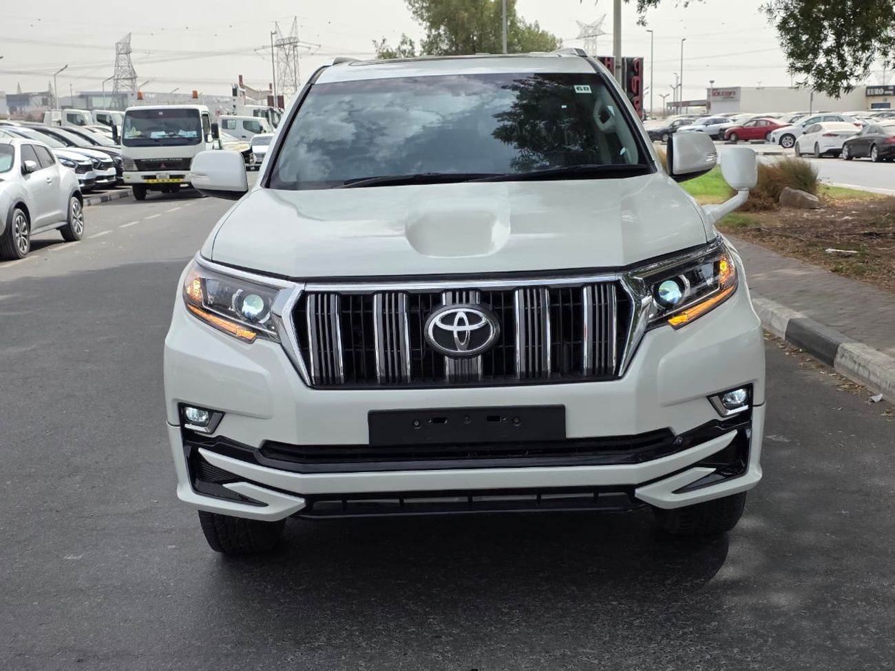 Toyota Prado 2022 shape ,diesel 3.0 liter right hand drive auto transmission
