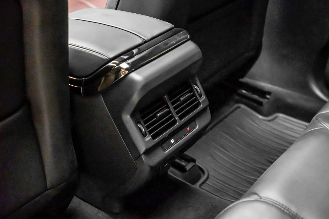 Land Rover Range Rover Evoque P200 R-Dynamic SE 2.0L