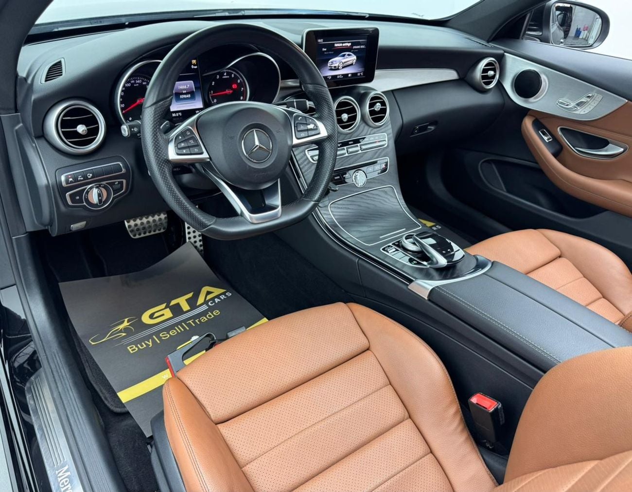 Mercedes Benz C300 STD 2017 Mercedes-Benz C300 Coupe, Mercedes Service History, Excellent Condition, GCC