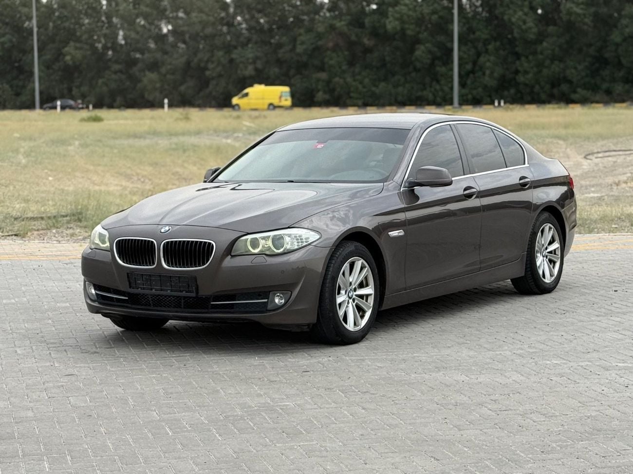 بي أم دبليو 520i Low 2.0L