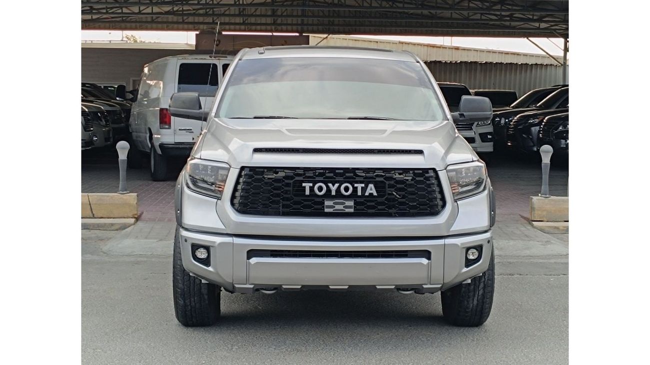 Toyota Tundra Crewmax Limited بلاتينيوم TRD