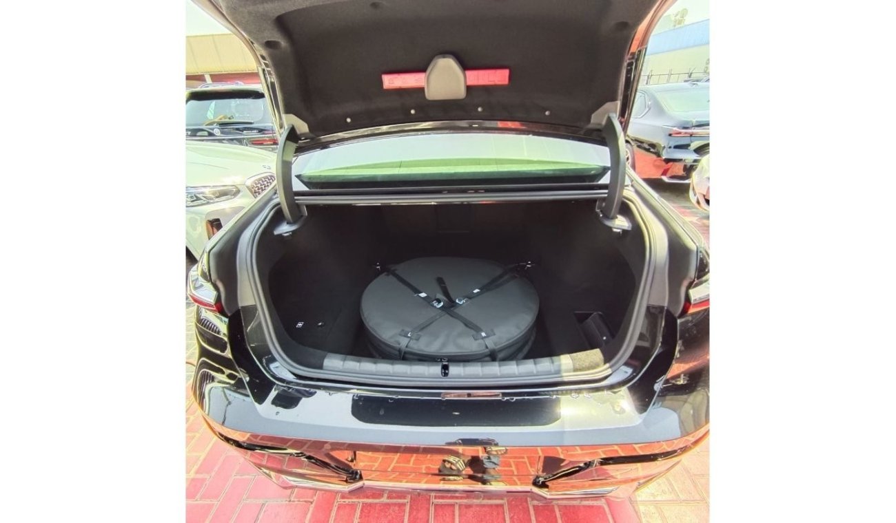 بي أم دبليو 740Li i M Sport 5 Years Warranty & Service 2023 GCC