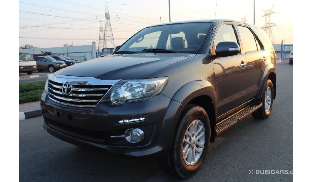 Toyota Fortuner TOYOTA FORTUNER SR5 2012 MODEL