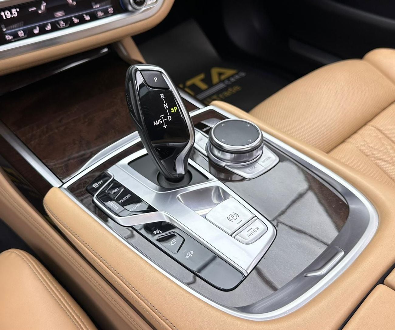 BMW 740Li Luxury 3.0L (322 HP) 2016 BMW 740Li, BMW Full Service History, Excellent Condition, GCC