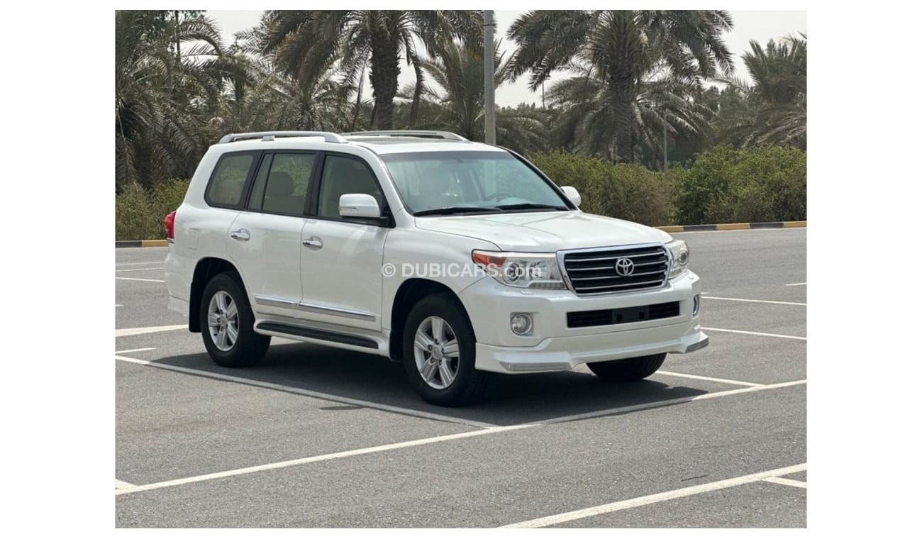 Toyota Land Cruiser MODEL 2014 GCC CAR PERFECT CONDITION INSIDE AND OUTSIDE