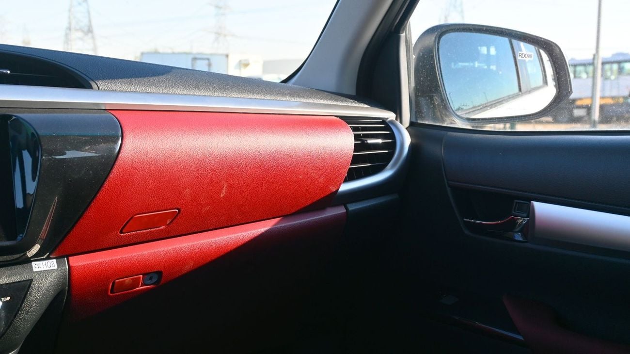 تويوتا هيلوكس Toyota Hilux 2025 2.7L Petrol pick-up 4WD