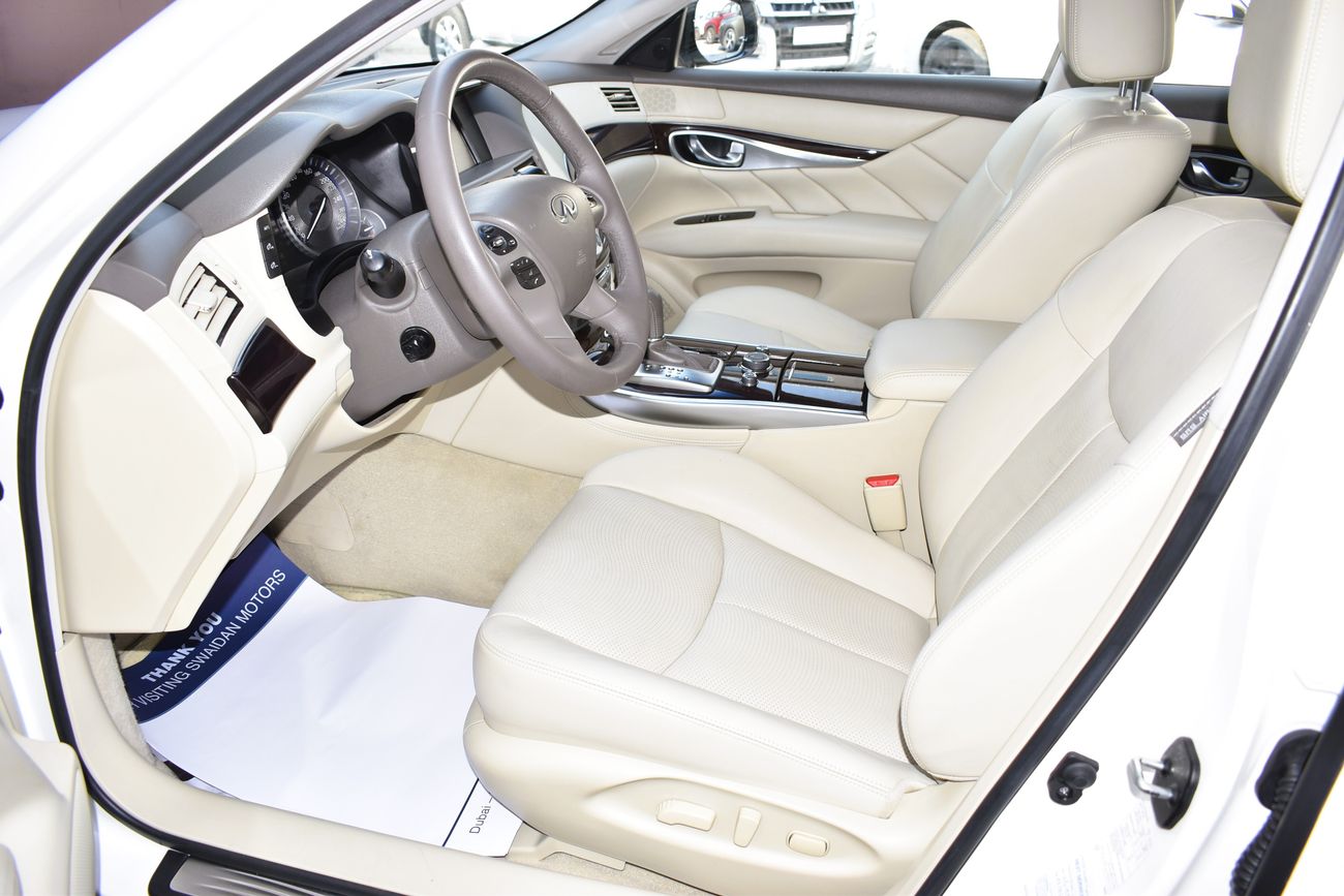 إنفينيتي Q70 AED 1359 PM | 3.7L EXCELLENCE GCC DEALER WARRANTY