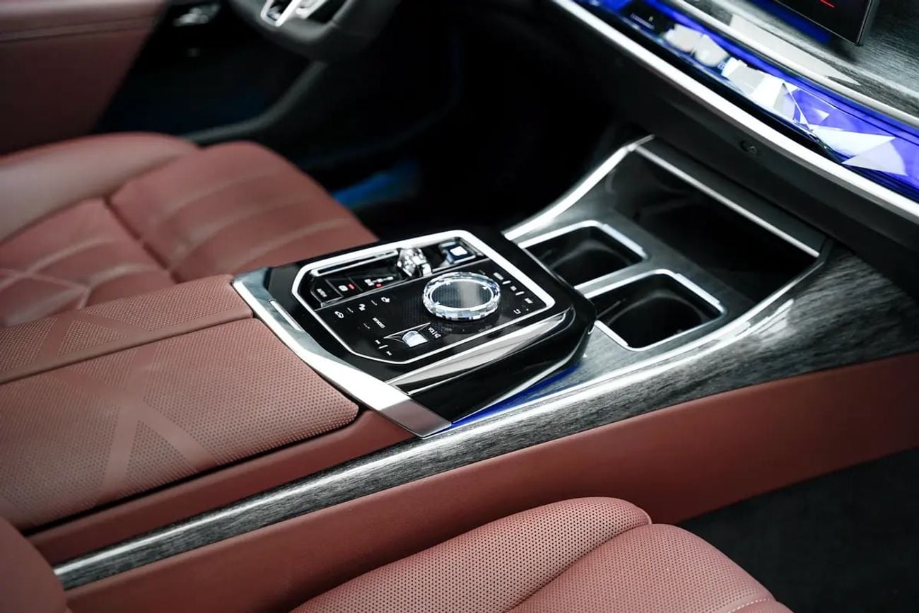 بي أم دبليو 740i 740I WITH 5 WARRANTY AND SERVICE CONTRACT FROM AGMC