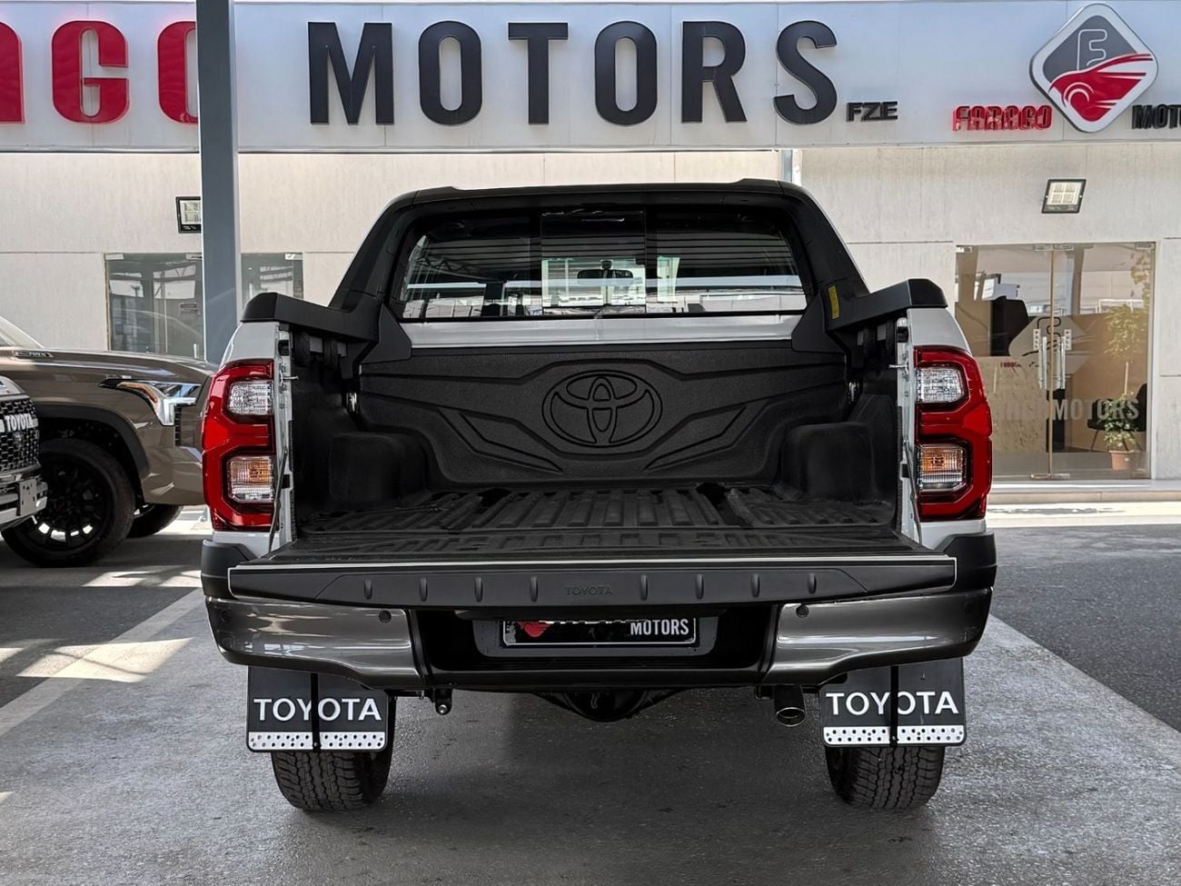Toyota Hilux 2026 4.0 V6 **EXPORT ONLY**التصدير فقط خارج الخليج***