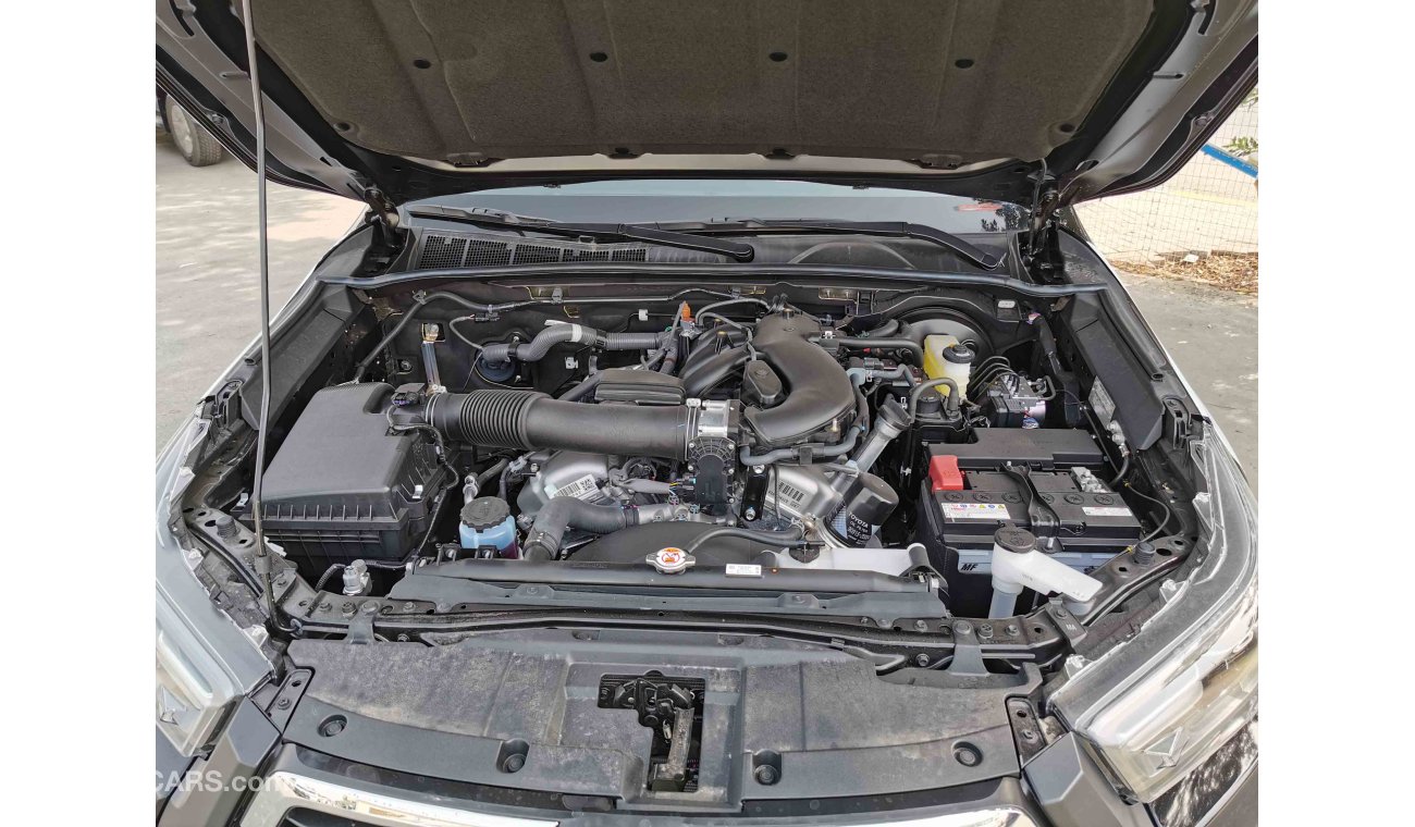 تويوتا هيلوكس 4.0L V6 Petrol, 18" Rims, DRL LED Headlights, Front & Rear A/C, Fabric Seats, USB (CODE # THAD08)