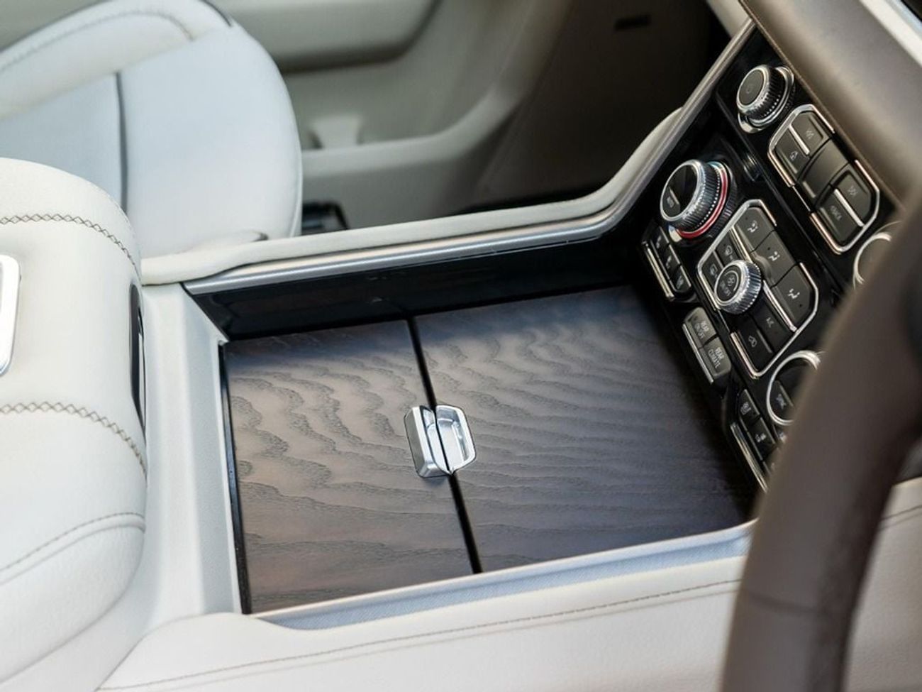 جي أم سي يوكون GMC Yukon Denali RHD Full Conversion