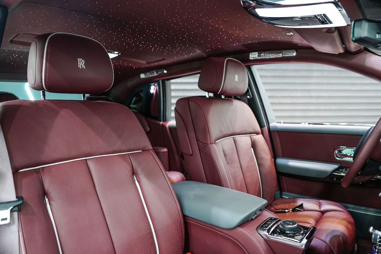 Rolls-Royce Phantom Std 6.8L Series II, Rear Entertainment, Bespoke Audio, Dealer Warranty + Service!!