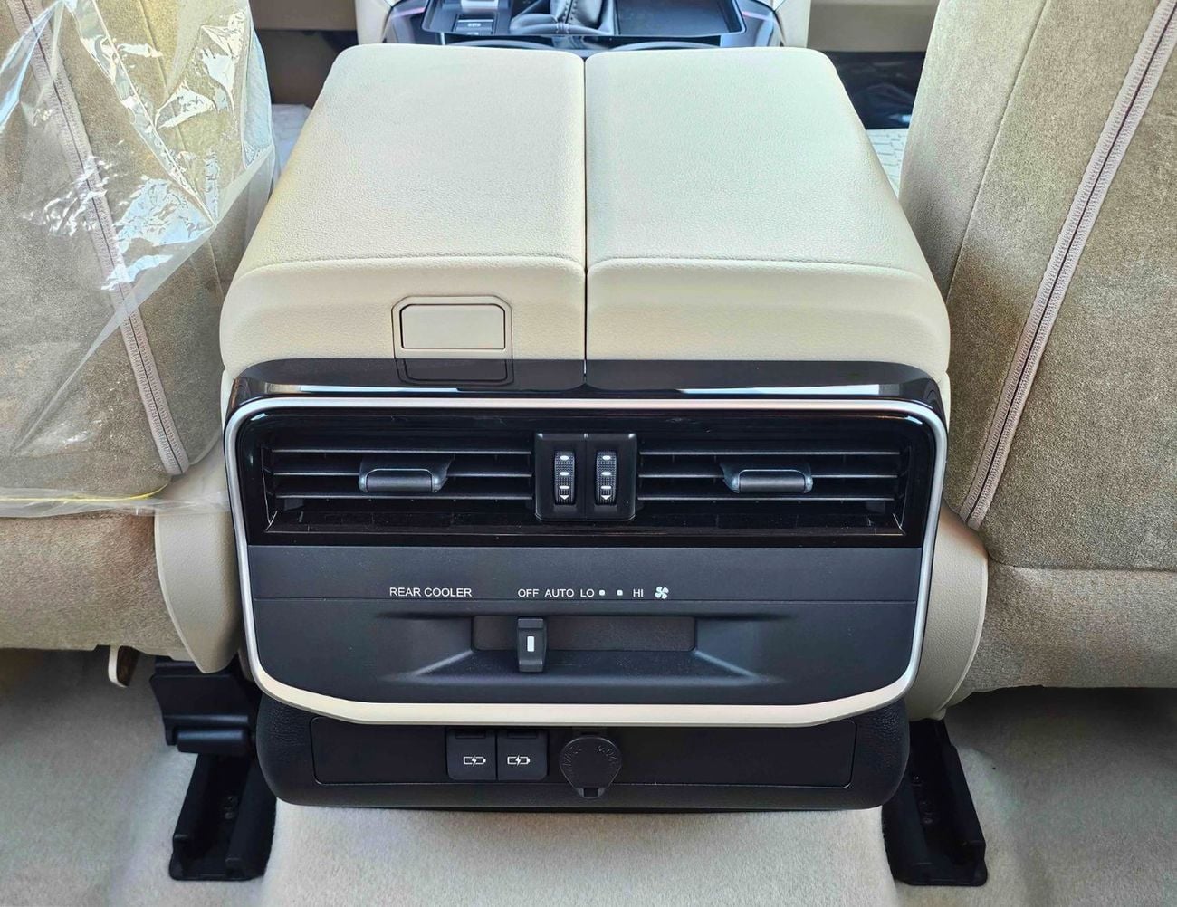 تويوتا لاند كروزر GXR TWIN TURBO / 3.5L V6 PETROL / DRIVER PWR SEAT, COOL BOX / CODE # GXR-G