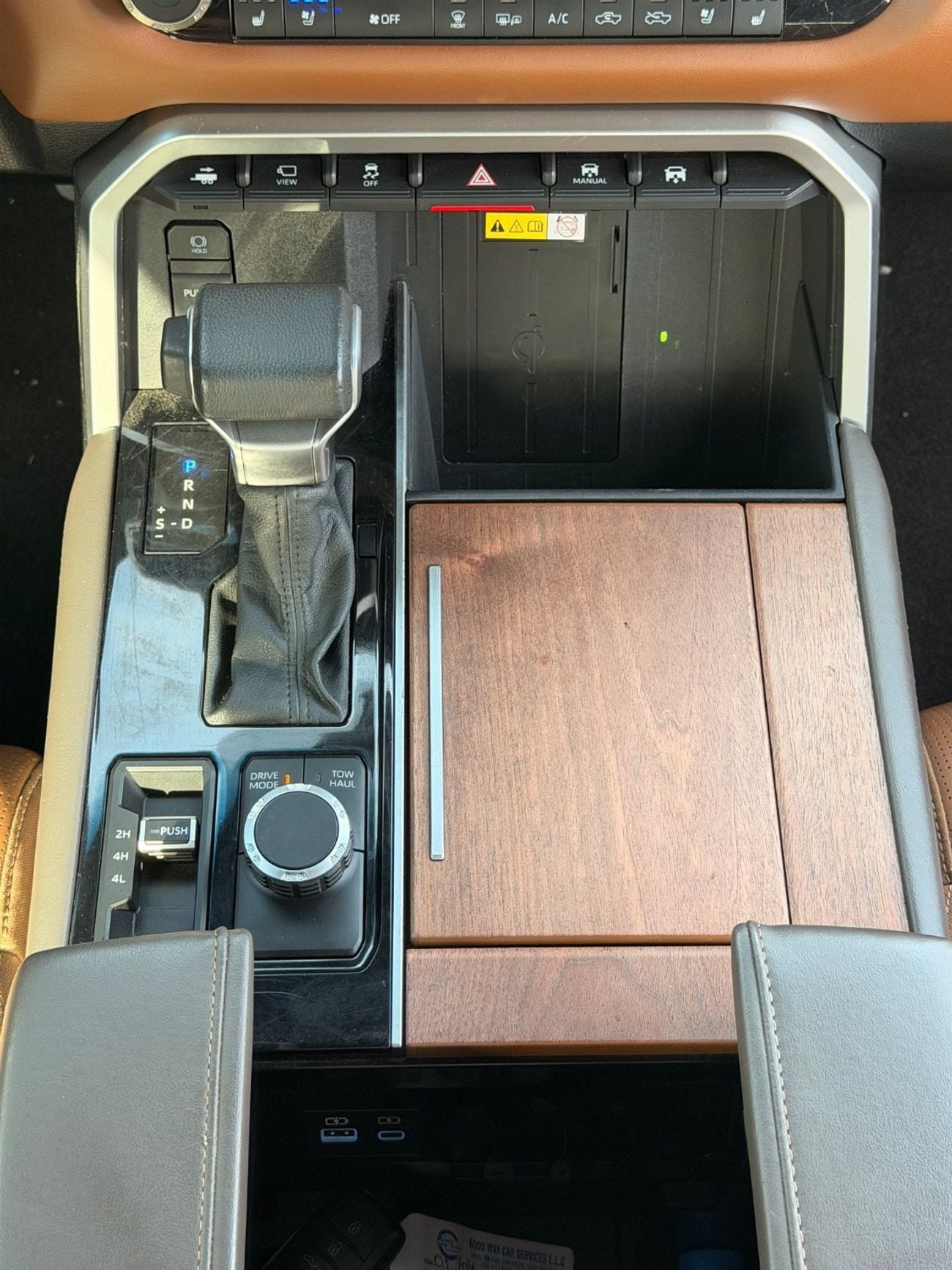 Toyota Tundra Platinum 1794 Edition 3.4L / panoramic, 360 camera, full option