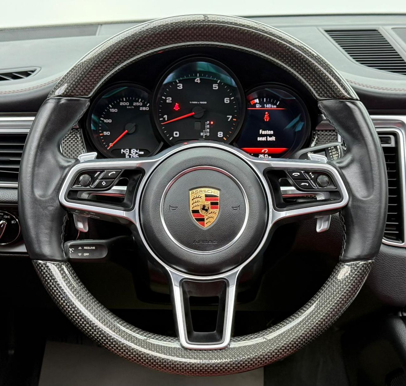 Porsche Macan Std 2.0L (252 HP) 2018 Porsche Macan, Warranty, Full Service History, Excellent Condition, GCC