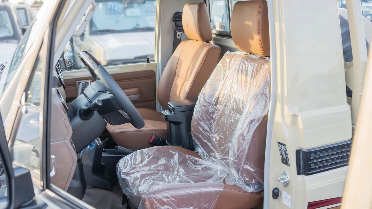 تويوتا لاند كروزر بيك آب 2025 Toyota Land Cruiser LC 79 2.8L SC AT Diesel Full Option (Beige)