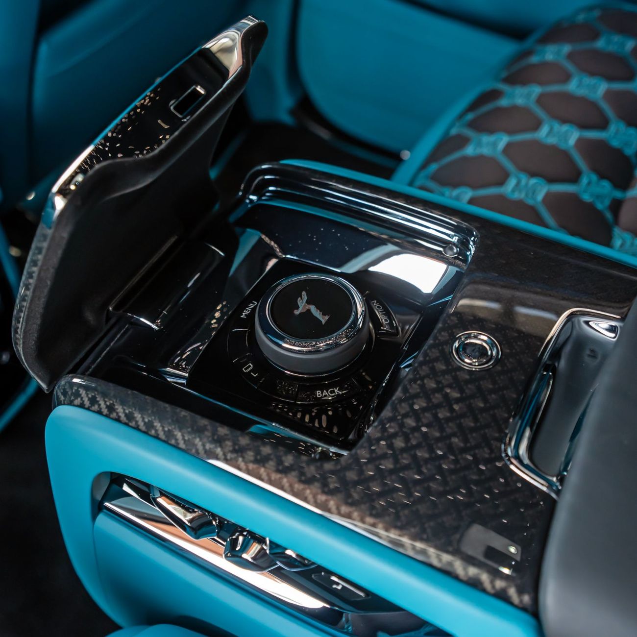 Rolls-Royce Cullinan 2025 ROLLS ROYCE CULLINAN MANSORY BRAND NEW