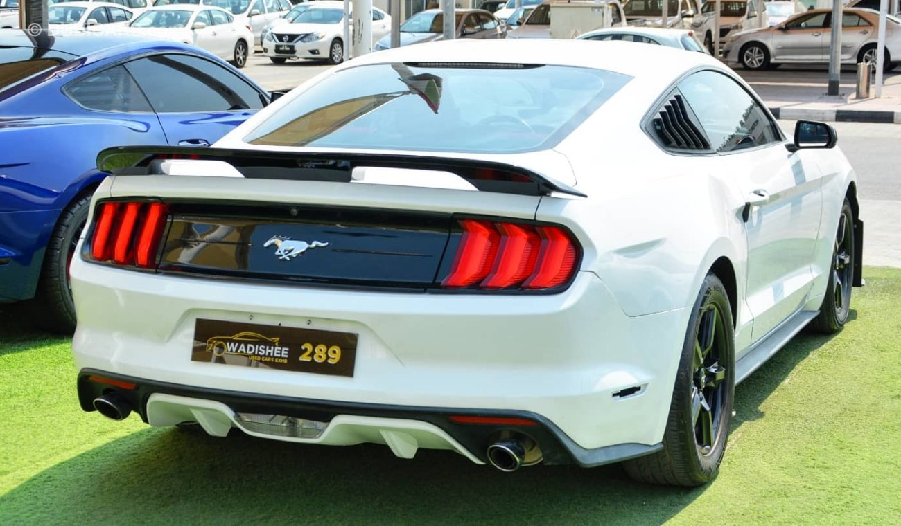 Ford Mustang Mustang Eco-Boost V4 2018/ Original AirBags/Shelby Kit/Less Mileage/Very Good Condition